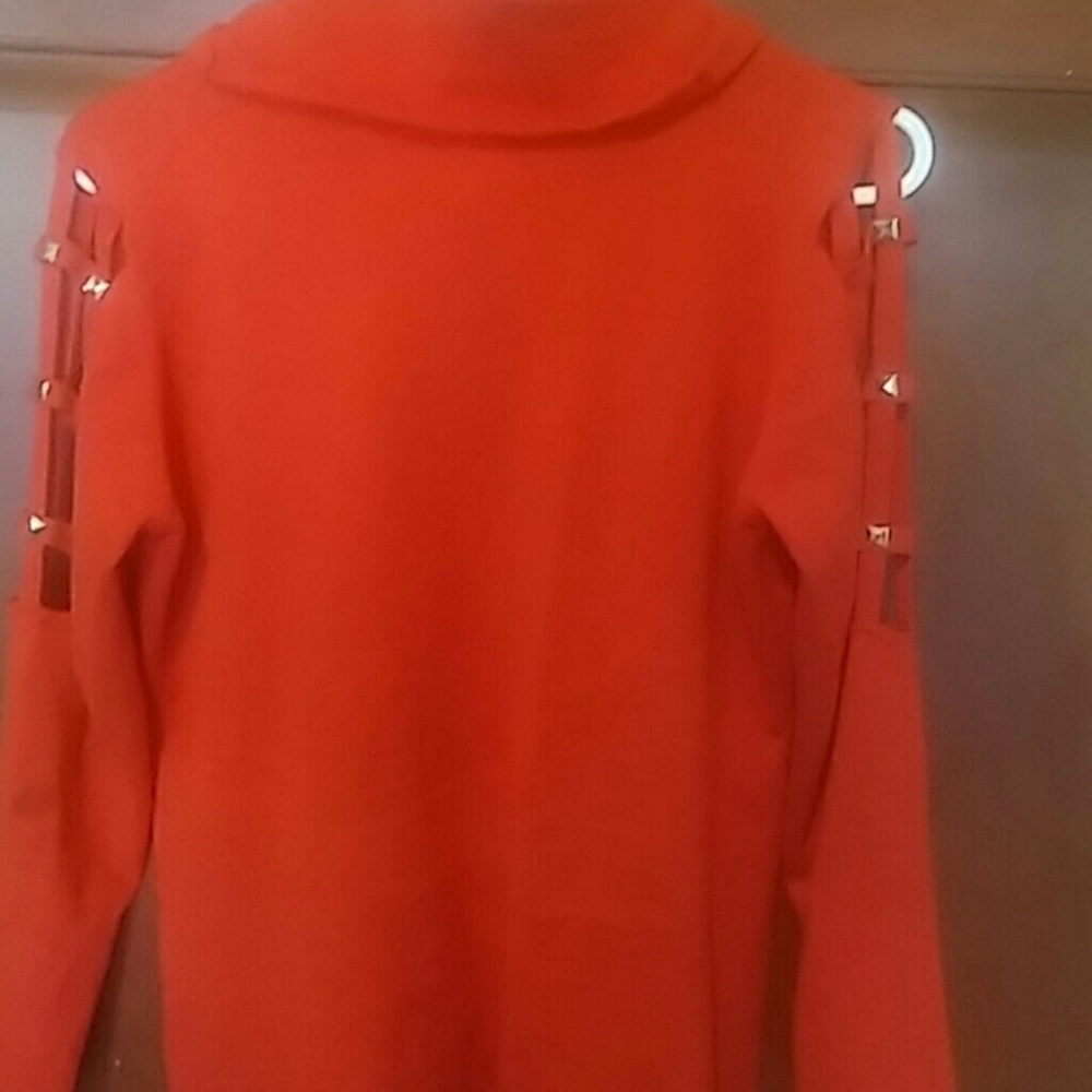 Red knitted top - Picture 4 of 5